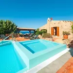Carla - Frontsea House With Private Pool And Sauna Costa Paradiso