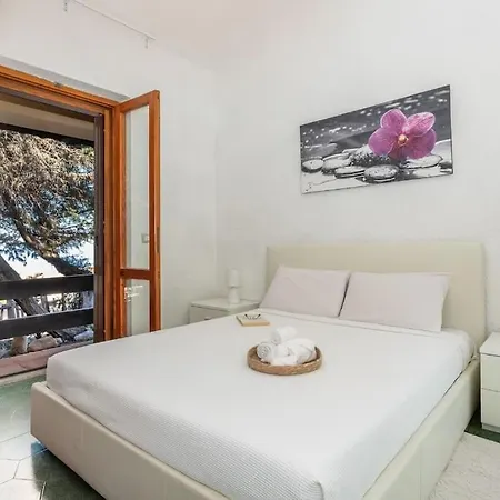 Villa Carla - Frontsea House With Private Pool And Sauna *