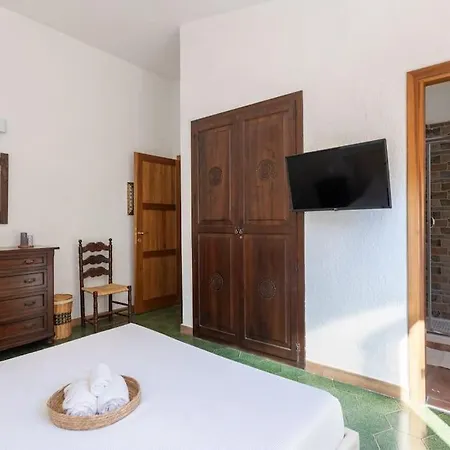 Villa Carla - Frontsea House With Private Pool And Sauna