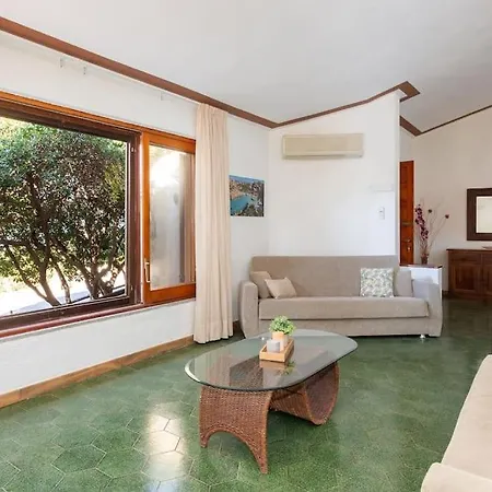 Carla - Frontsea House With Private Pool And Sauna コスタ・パラディーゾ