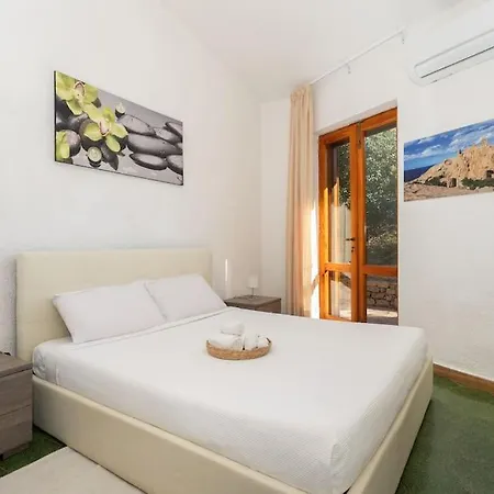 Carla - Frontsea House With Private Pool And Sauna
