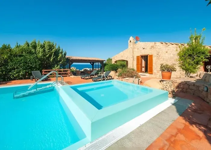 Carla - Frontsea House With Private Pool And Sauna Costa Paradiso