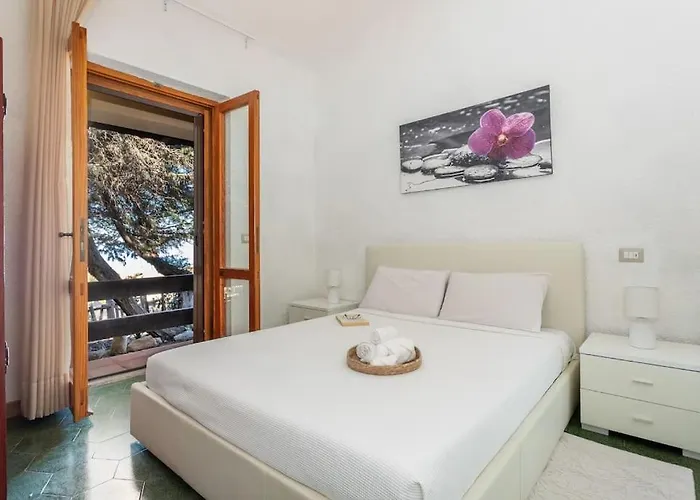 Villa Carla - Frontsea House With Private Pool And Sauna *
