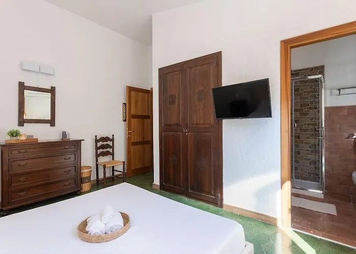 Villa Carla - Frontsea House With Private Pool And Sauna